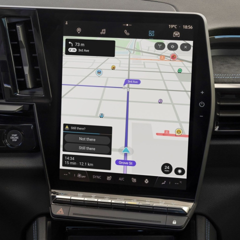 RENAULT INTEGRIERT WAZE NAVIGATION