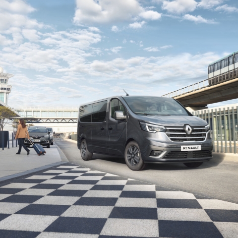 RENAULT TRAFIC PASSENGER UND SPACECLASS