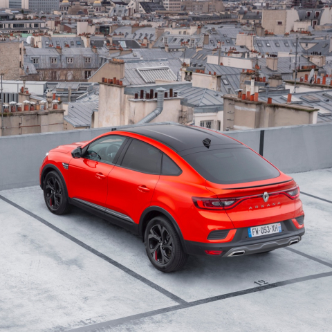 NEU: RENAULT ARKANA SUV-COUPÉ MIT HYBRIDTECHNIK