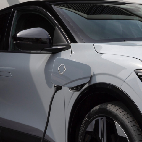 Renault bezieht Lithium aus Deutschland