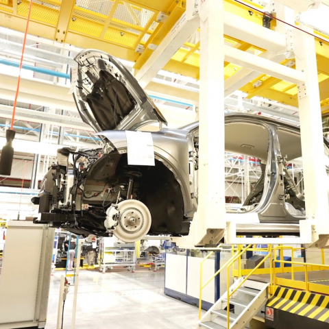 PRODUKTIONSZENTRUM FÜR ELEKTROFAHRZEUGE