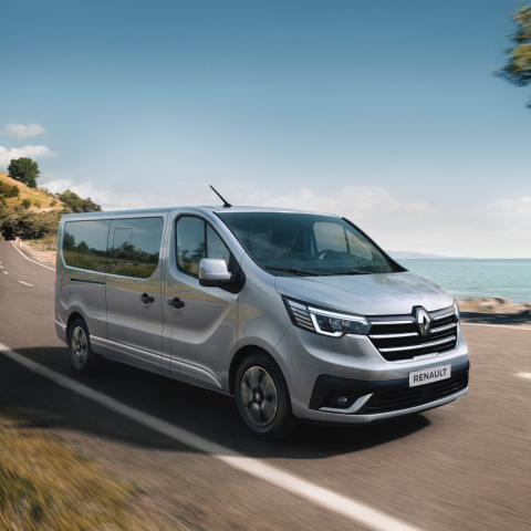 NEUER RENAULT TRAFIC PASSENGER UND SPACECLASS