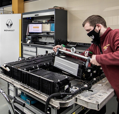 RENAULT REPARIERT AKKUS IN DER SCHWEIZ